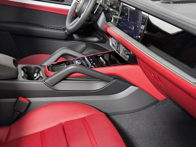 new 2025 Porsche Cayenne car, priced at $128,505