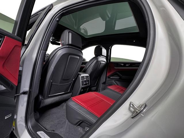 new 2025 Porsche Cayenne car, priced at $128,505