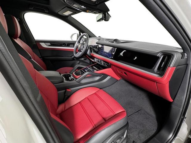 new 2025 Porsche Cayenne car, priced at $128,505