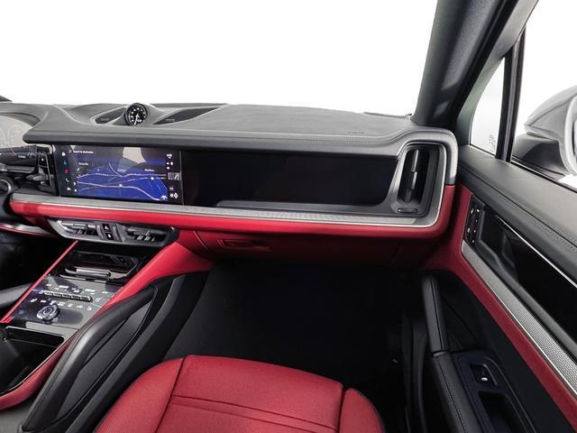 new 2025 Porsche Cayenne car, priced at $128,505