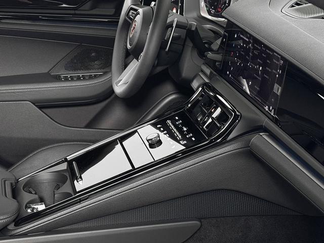 new 2025 Porsche Panamera car, priced at $124,635