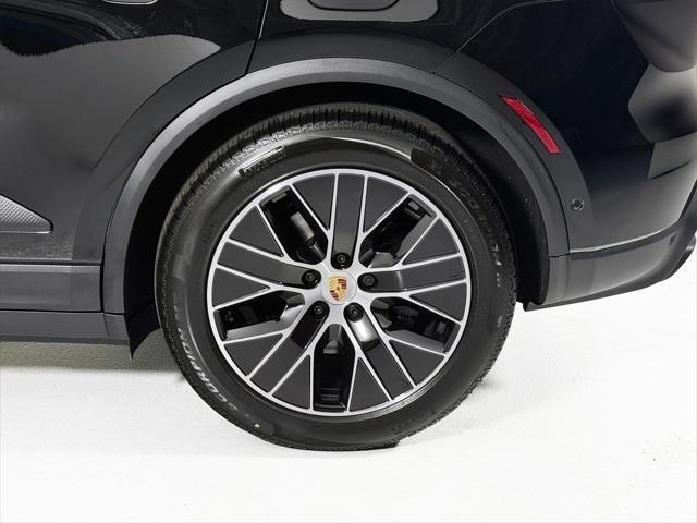 used 2025 Porsche Macan car