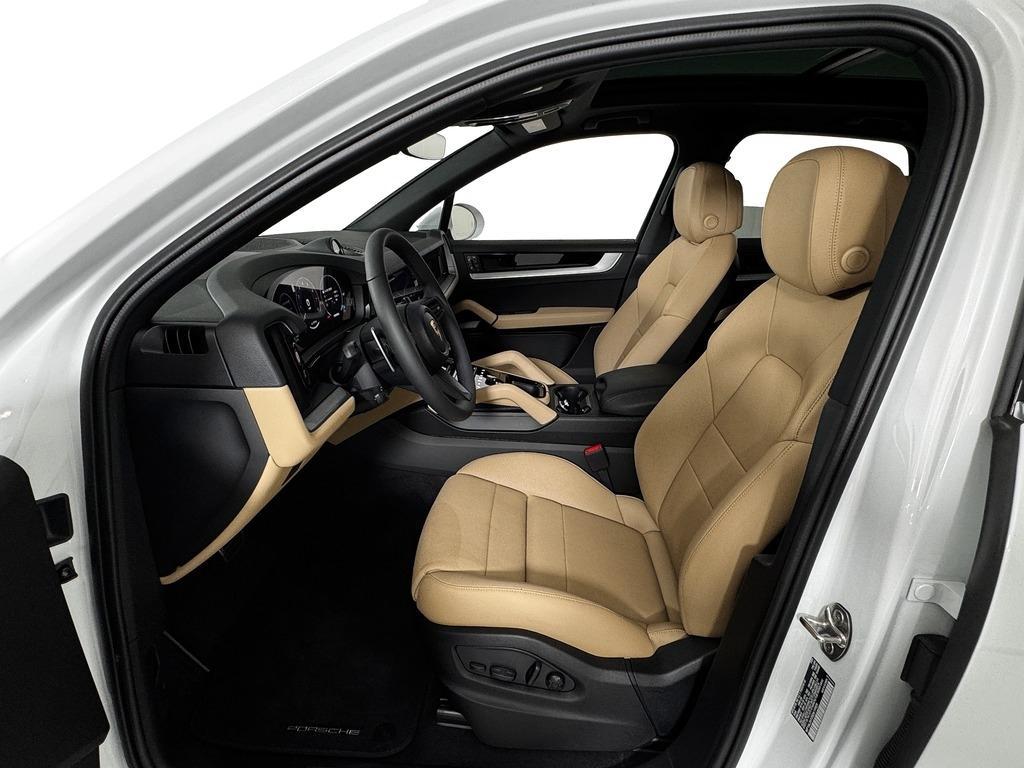 new 2025 Porsche Cayenne car, priced at $118,900