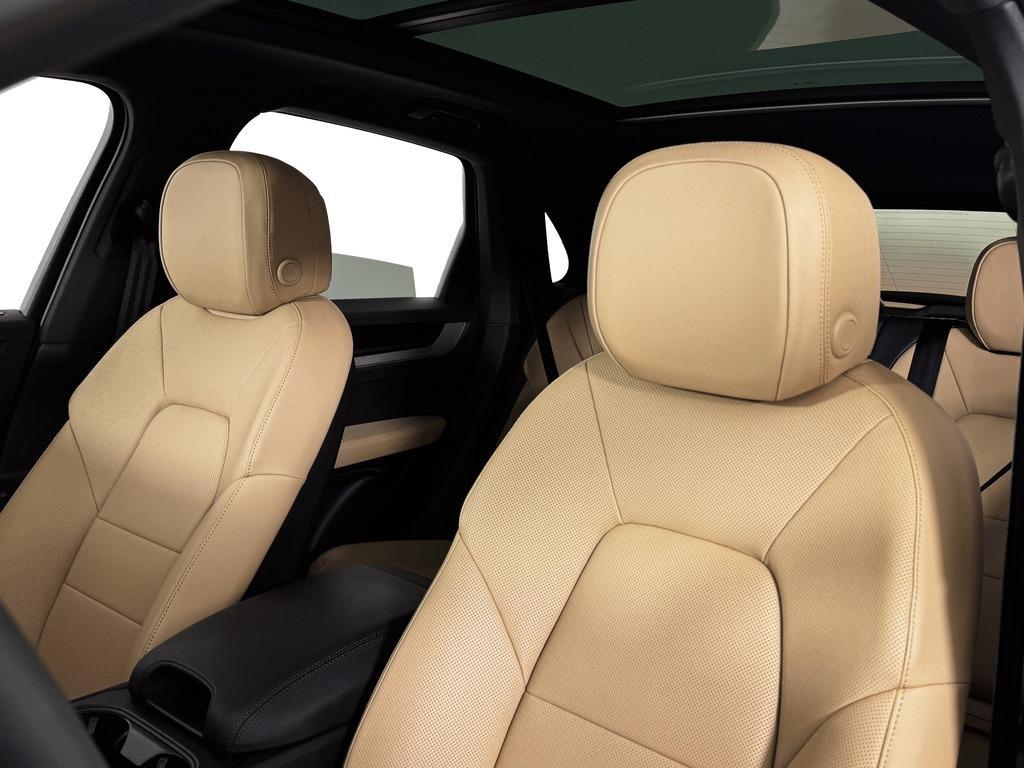 new 2025 Porsche Cayenne car, priced at $118,900