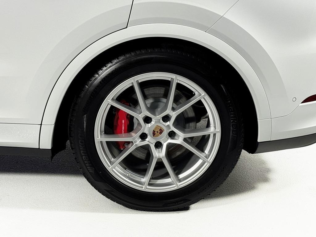 new 2025 Porsche Cayenne car, priced at $118,900
