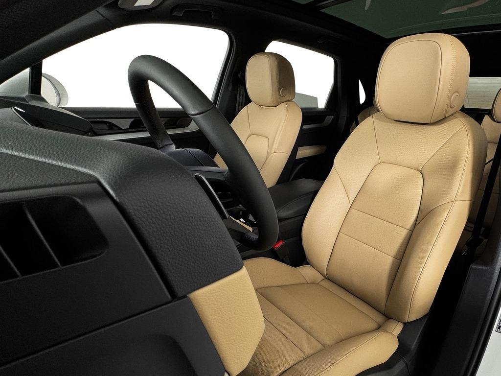 new 2025 Porsche Cayenne car, priced at $118,900