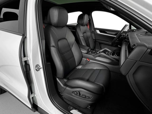 new 2025 Porsche Cayenne car, priced at $102,265