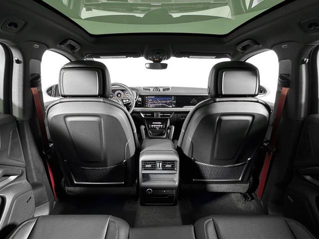 new 2025 Porsche Cayenne car, priced at $102,265