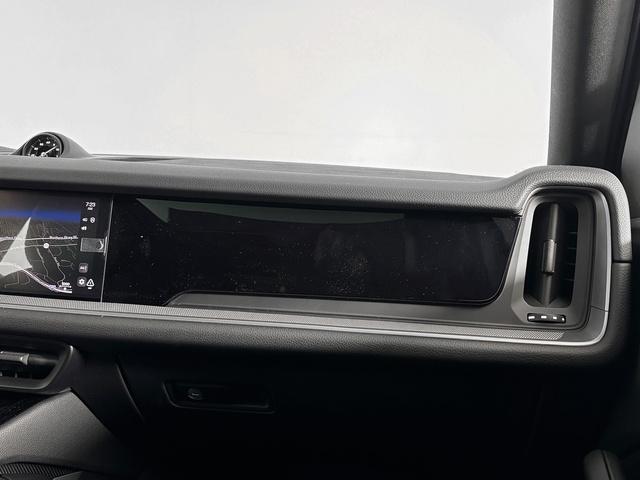 new 2025 Porsche Cayenne car, priced at $102,265