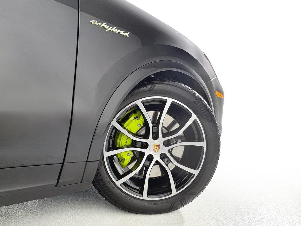 new 2025 Porsche Cayenne car, priced at $121,065