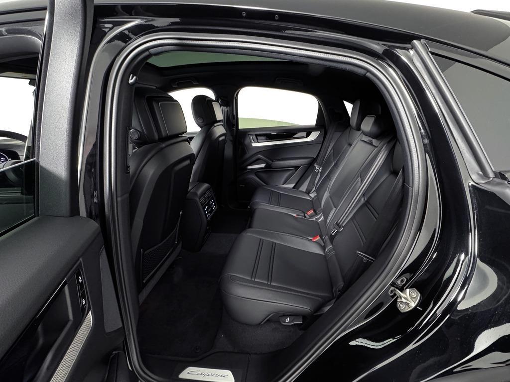 new 2025 Porsche Cayenne car, priced at $121,065