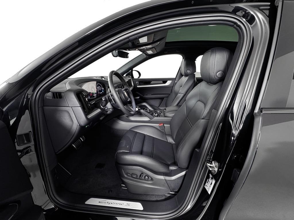 new 2025 Porsche Cayenne car, priced at $121,065