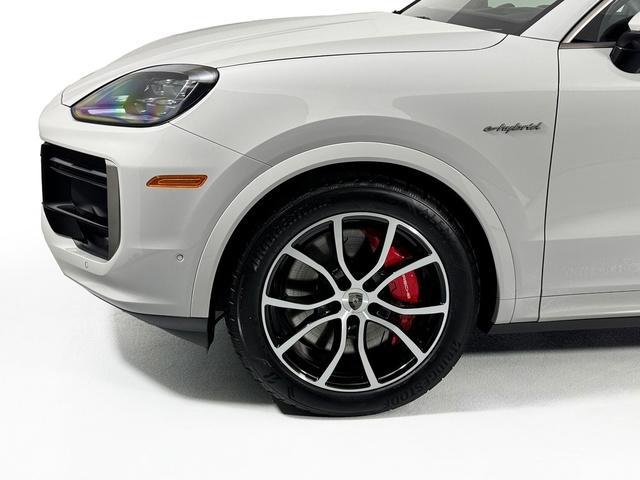 new 2025 Porsche Cayenne car, priced at $171,995