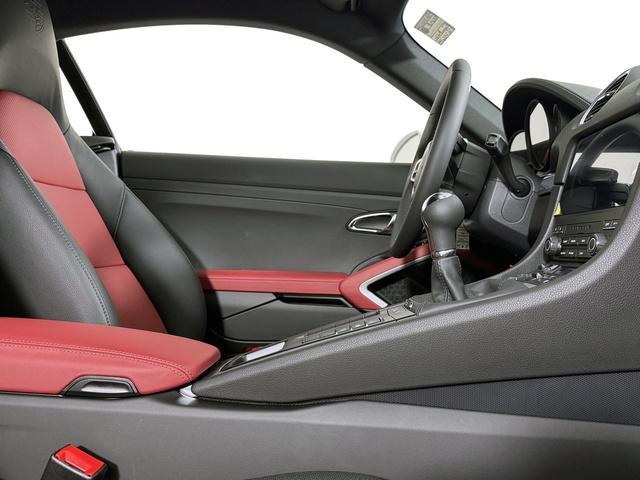 new 2025 Porsche 718 Cayman car, priced at $86,335