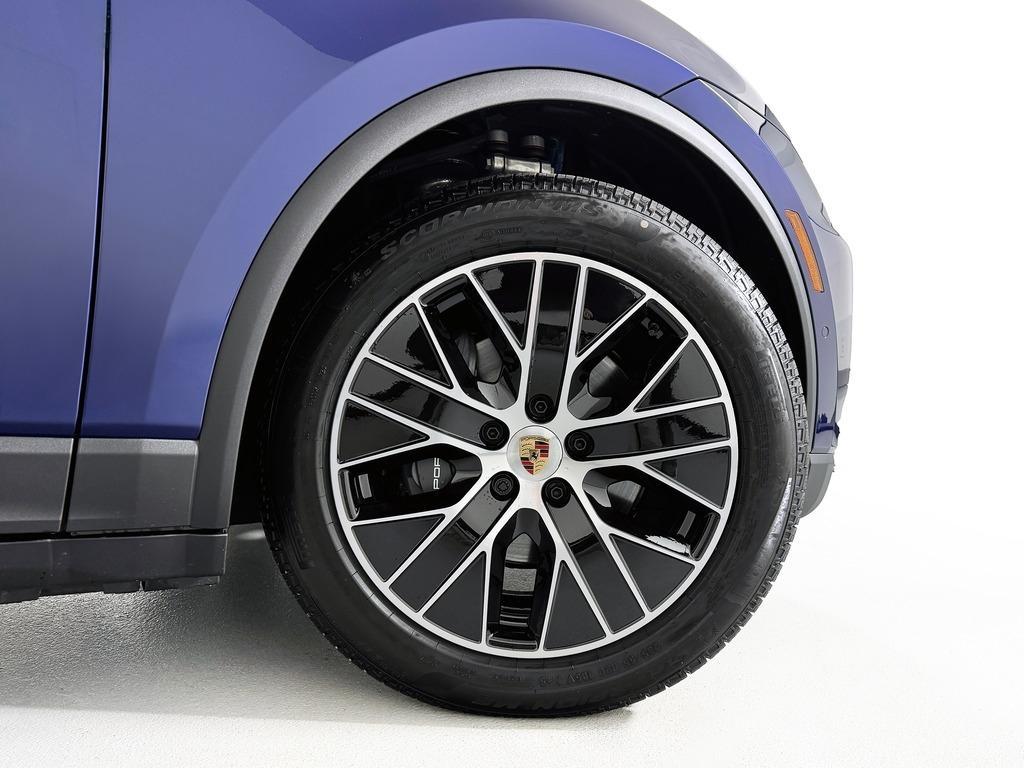 new 2025 Porsche Macan car, priced at $81,595