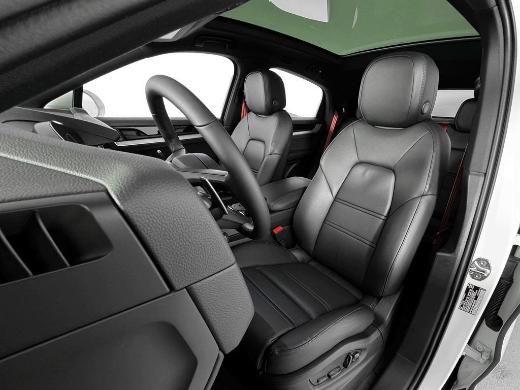new 2025 Porsche Cayenne car, priced at $103,015