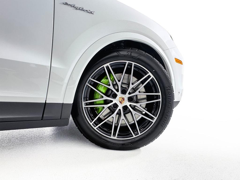 new 2025 Porsche Cayenne car, priced at $110,265