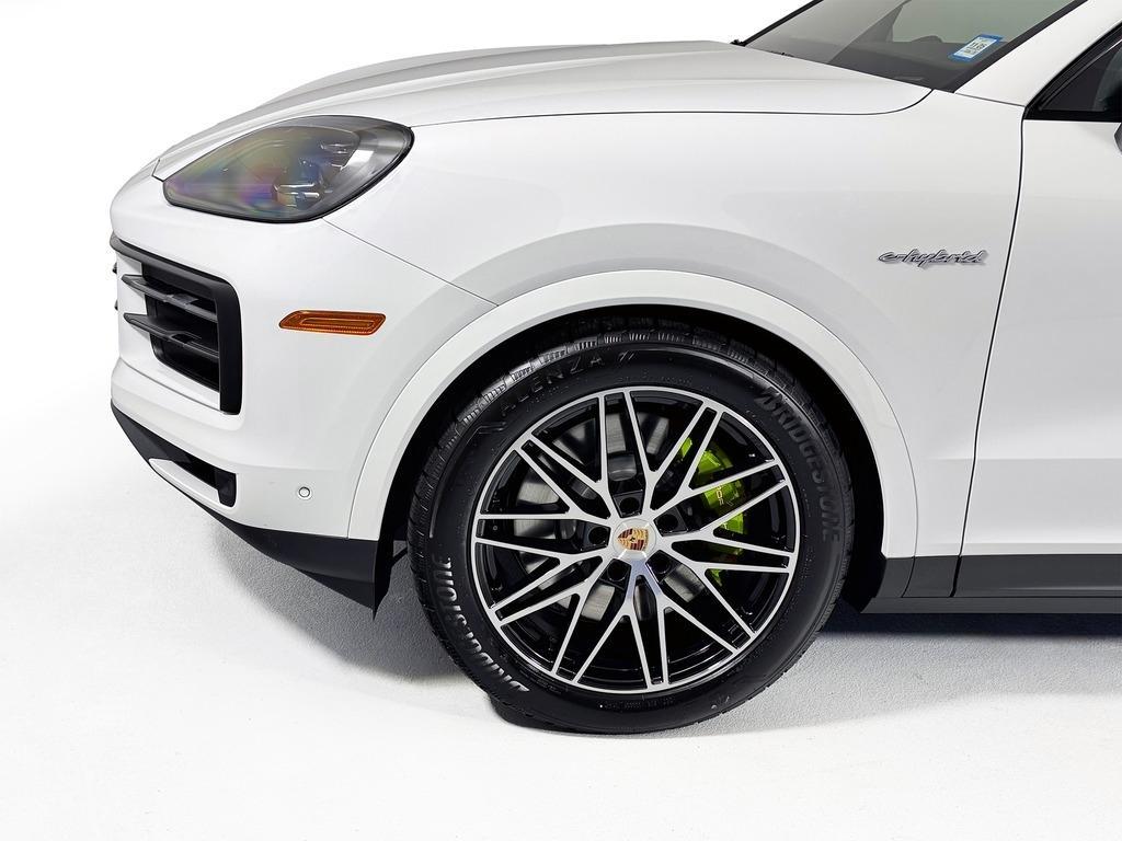 new 2025 Porsche Cayenne car, priced at $110,265
