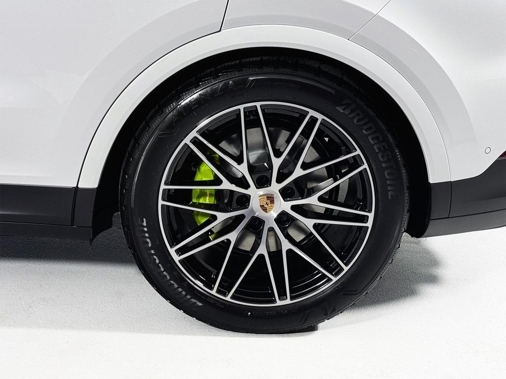 new 2025 Porsche Cayenne car, priced at $110,265