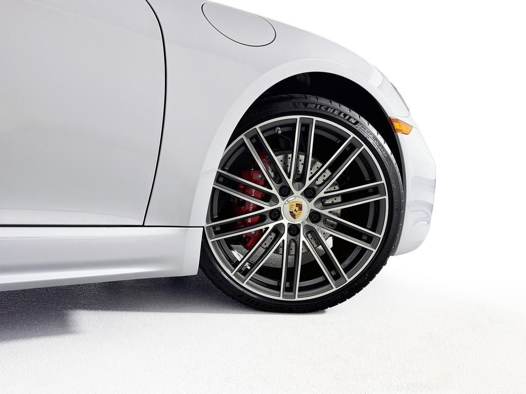 new 2025 Porsche 718 Cayman car, priced at $102,035