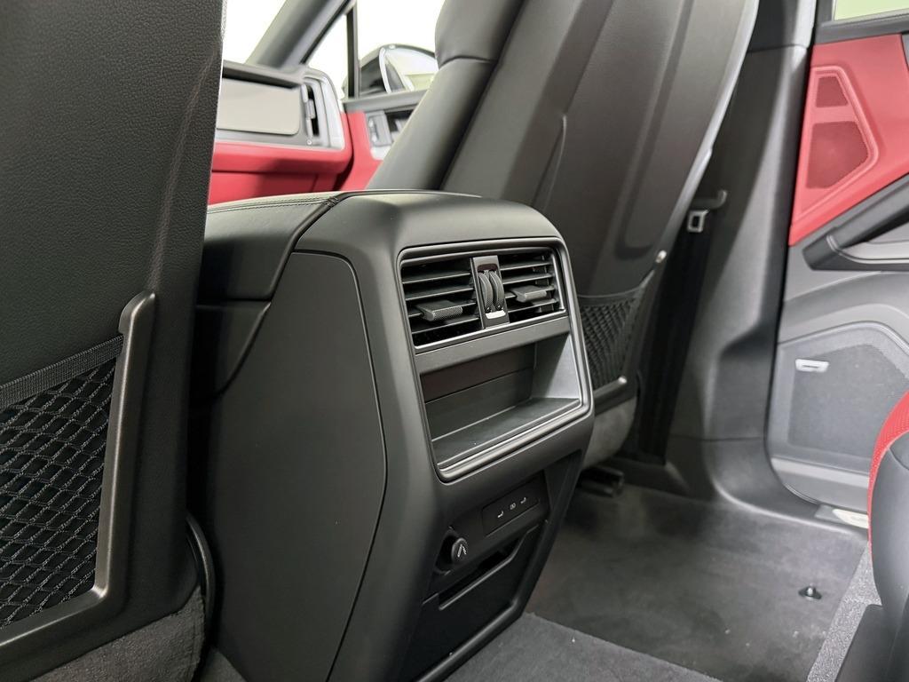 new 2025 Porsche Cayenne car, priced at $104,085