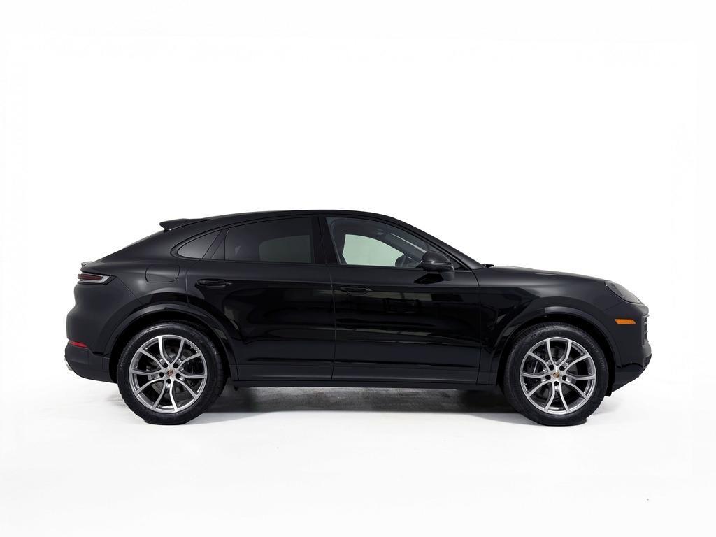 new 2025 Porsche Cayenne car, priced at $104,085