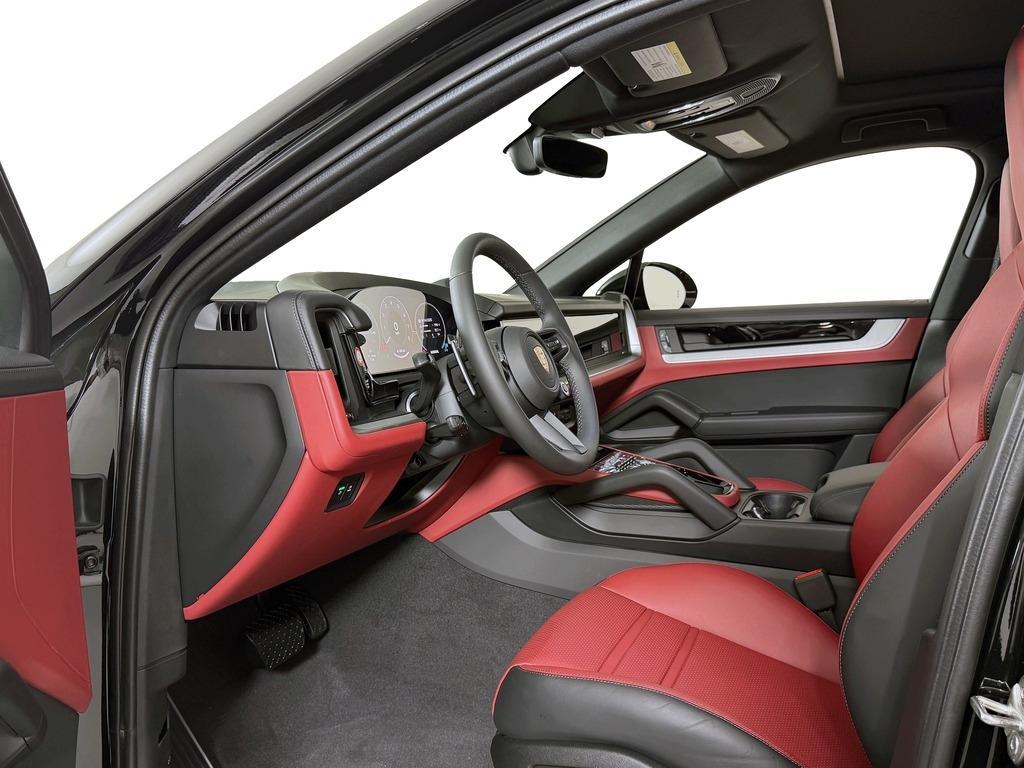 new 2025 Porsche Cayenne car, priced at $104,085