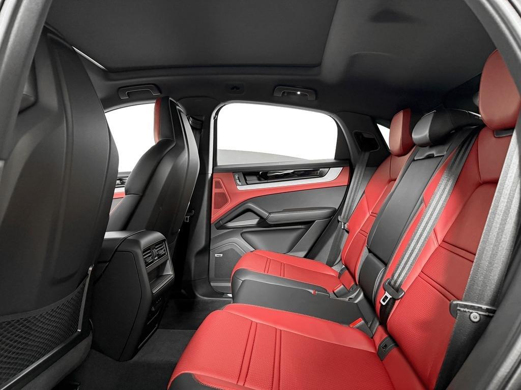 new 2025 Porsche Cayenne car, priced at $104,085