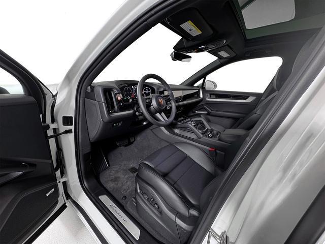 new 2025 Porsche Cayenne car, priced at $107,065