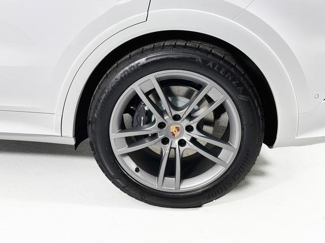 new 2025 Porsche Cayenne car, priced at $107,065