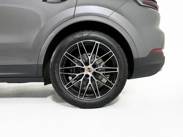 new 2025 Porsche Cayenne car, priced at $104,635