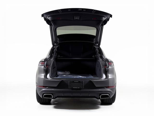 new 2025 Porsche Cayenne car, priced at $104,635