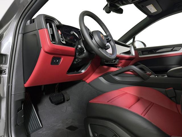 new 2025 Porsche Cayenne car, priced at $104,635