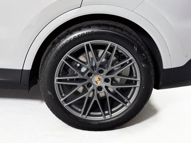 new 2025 Porsche Cayenne car, priced at $106,945