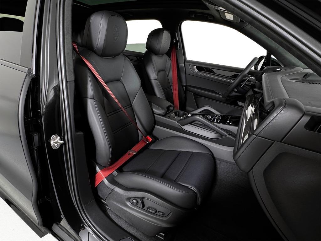 new 2025 Porsche Cayenne car, priced at $136,445