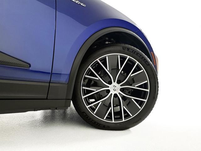 new 2025 Porsche Macan car, priced at $89,095