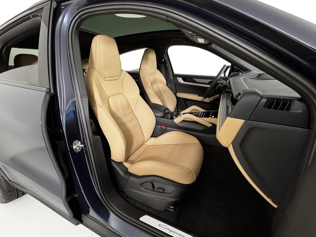 new 2025 Porsche Cayenne car, priced at $98,655