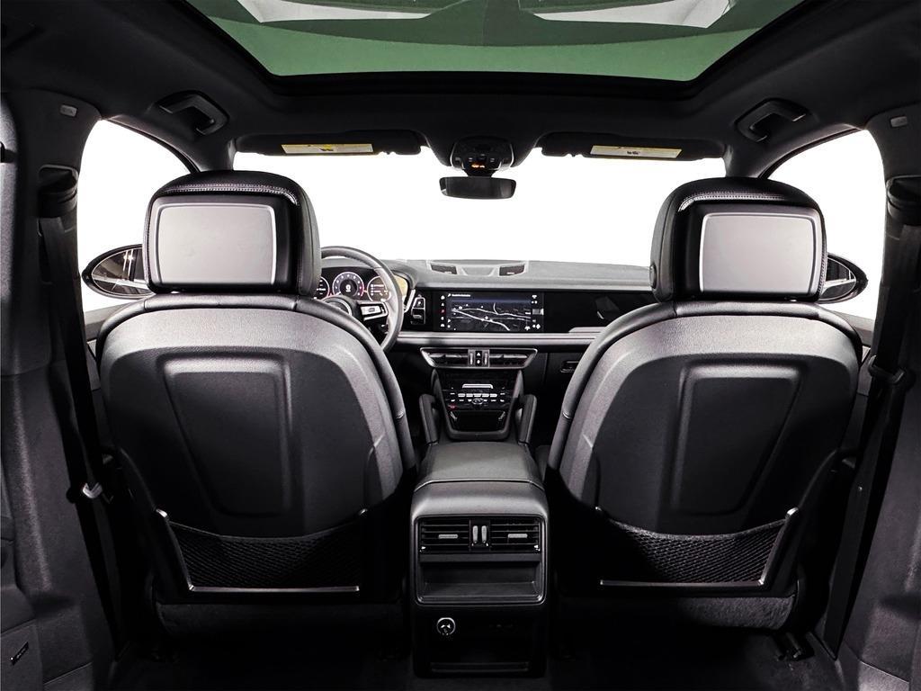 new 2025 Porsche Cayenne car, priced at $92,685