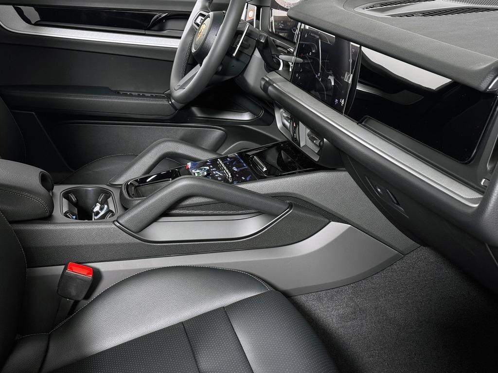 new 2025 Porsche Cayenne car, priced at $92,685