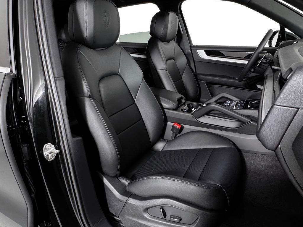 new 2025 Porsche Cayenne car, priced at $92,685