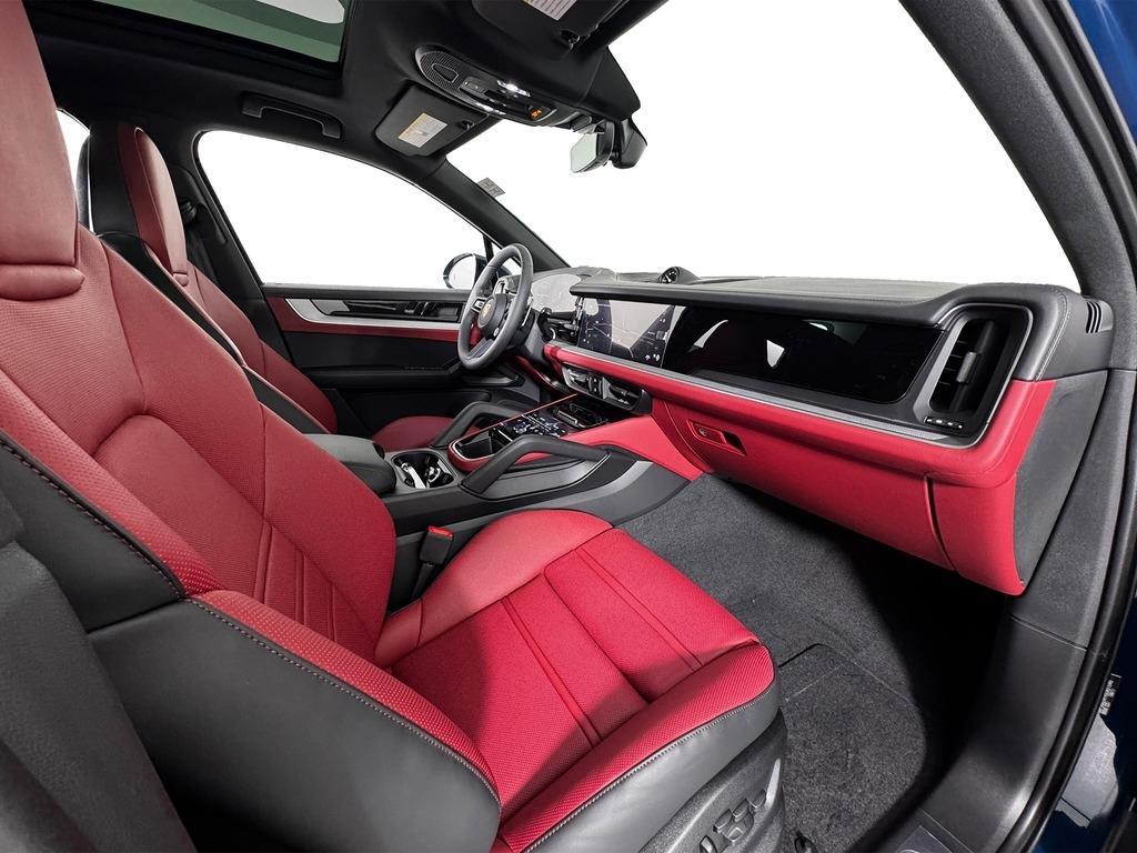 new 2025 Porsche Cayenne car, priced at $106,425