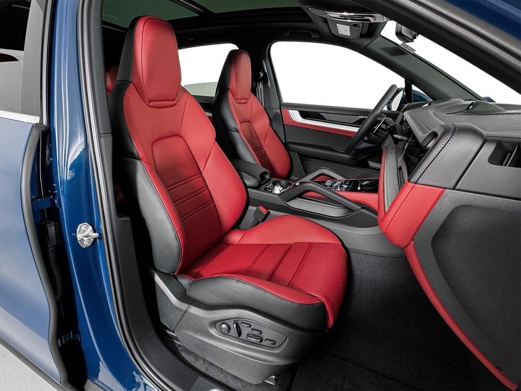 new 2025 Porsche Cayenne car, priced at $106,425