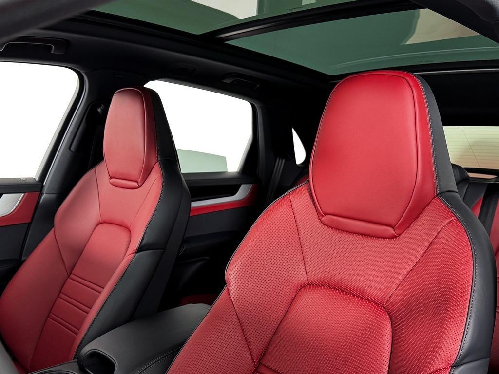 new 2025 Porsche Cayenne car, priced at $106,425