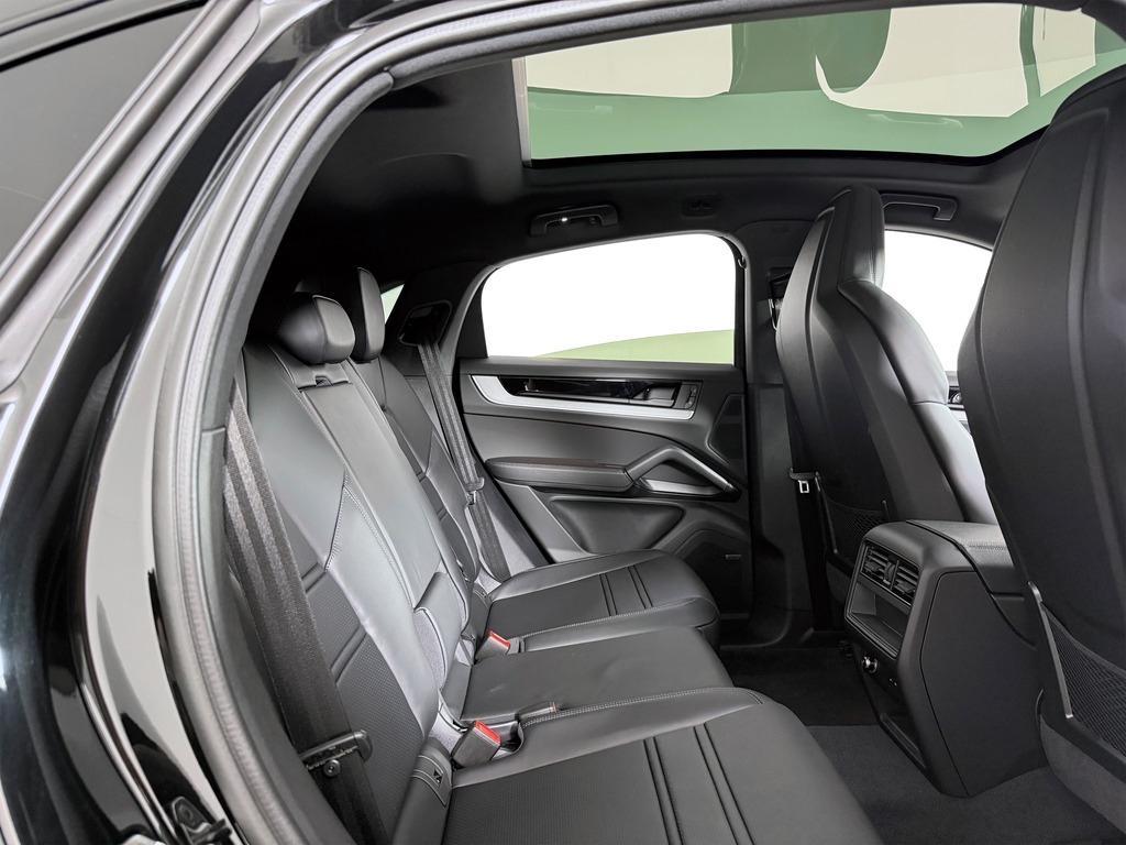 new 2025 Porsche Cayenne car, priced at $95,705