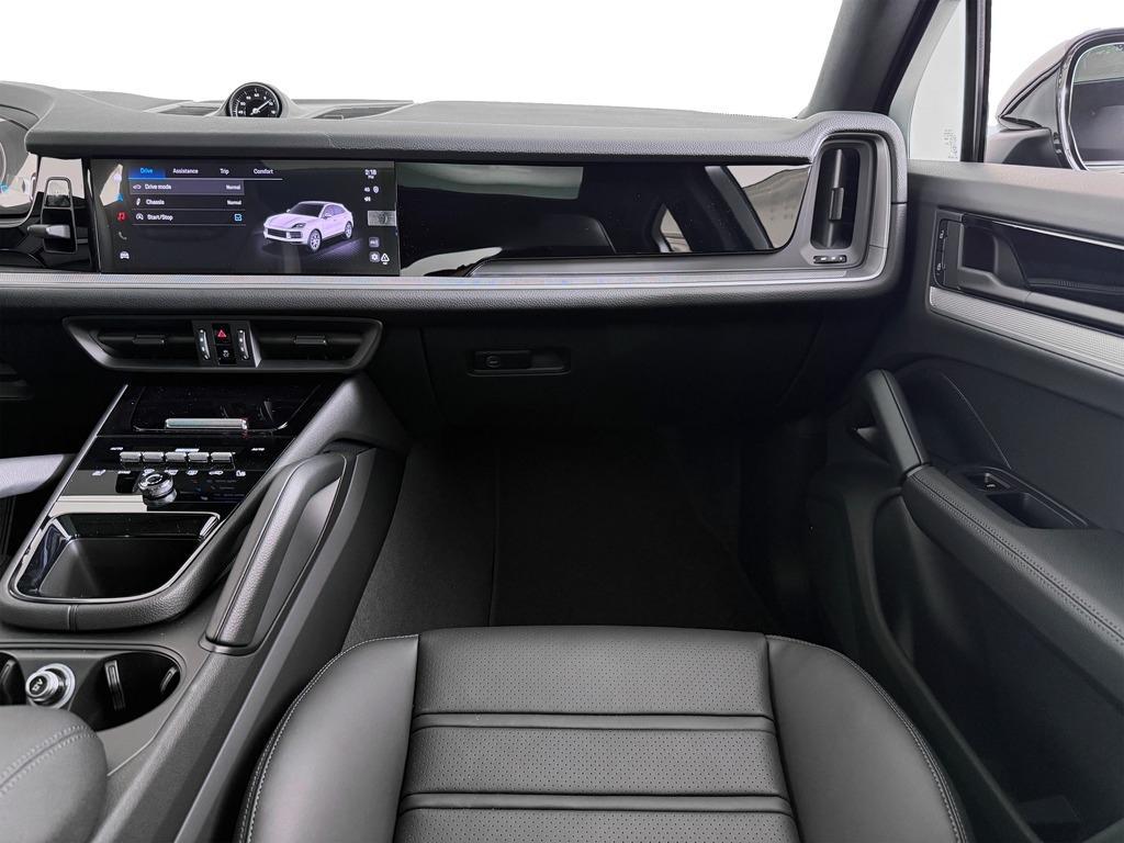 new 2025 Porsche Cayenne car, priced at $95,705