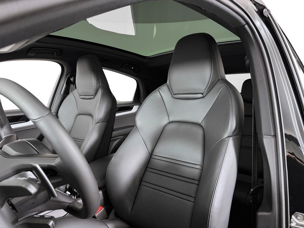 new 2025 Porsche Cayenne car, priced at $95,705