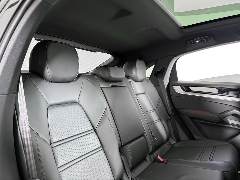 new 2025 Porsche Cayenne car, priced at $95,705