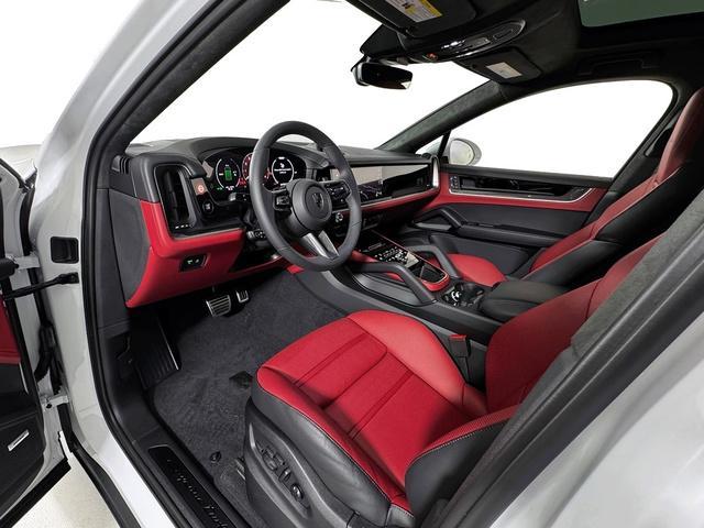new 2025 Porsche Cayenne car, priced at $174,625