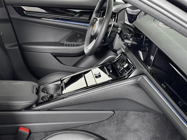 new 2025 Porsche Panamera car, priced at $118,555