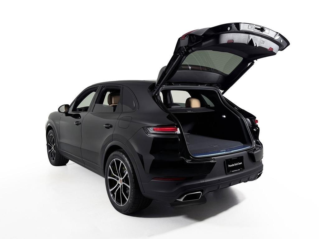 new 2025 Porsche Cayenne car, priced at $101,900
